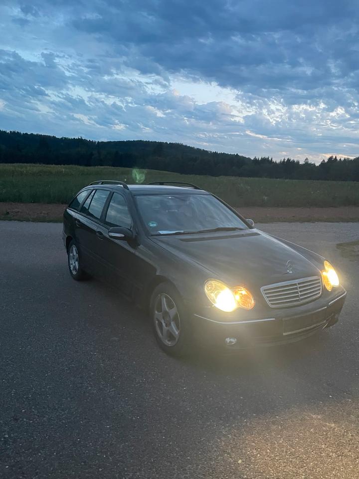 Mercedes Benz C 180 2006 — салон