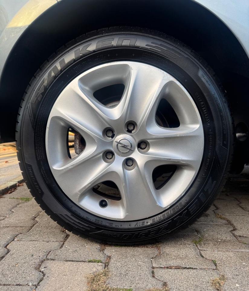 Opel Meriva 2010 — photo 18
