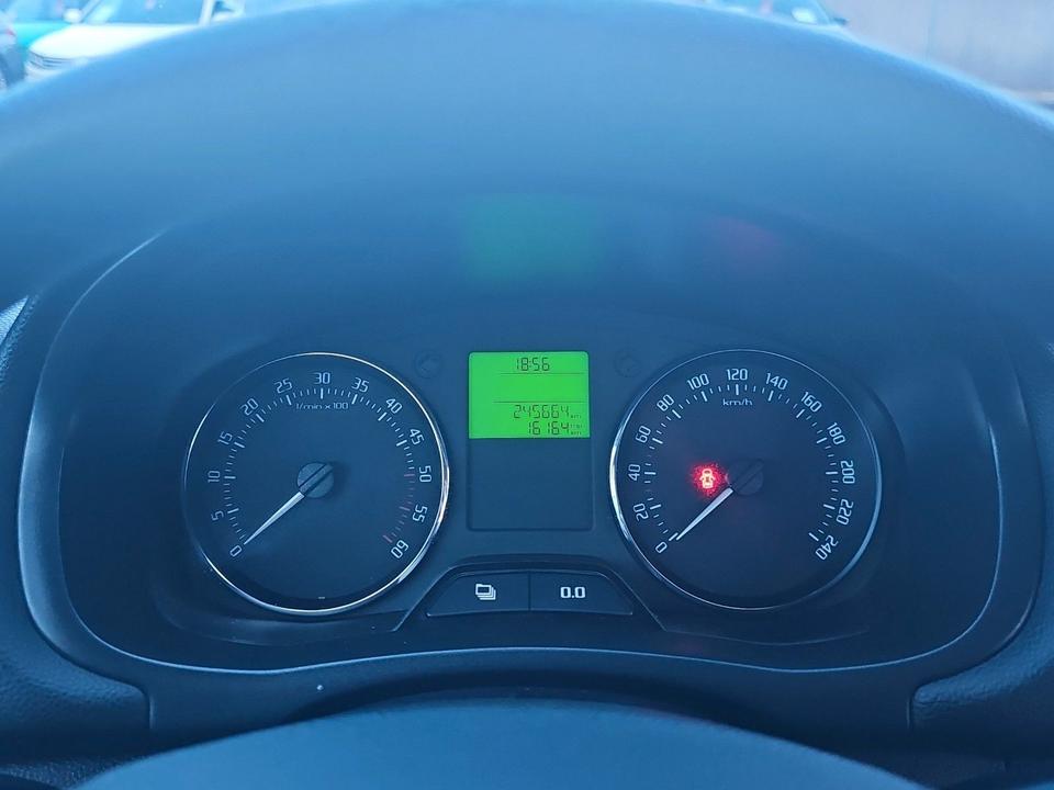 Skoda Roomster 2010 — photo 14