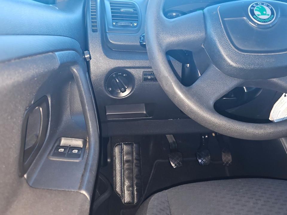 Skoda Roomster 2010 — photo 21