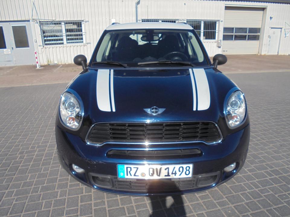 Mini Countryman S (Cooper) 2011 — rear view