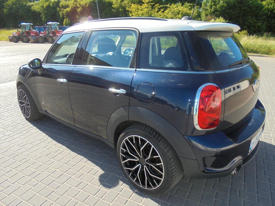 Mini Countryman S (Cooper) 2011 — engine