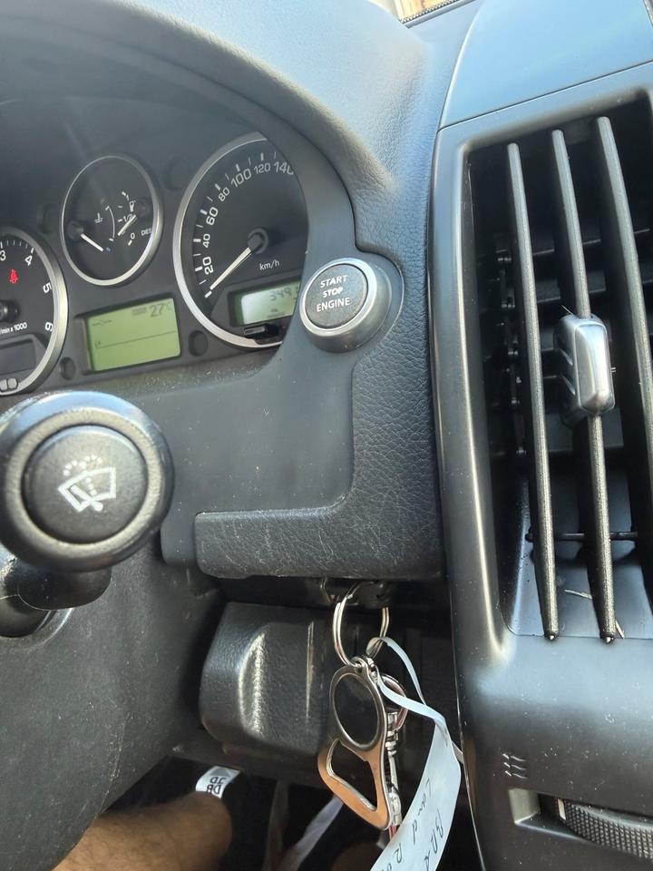 Land Rover Freelander 2012 — photo 12