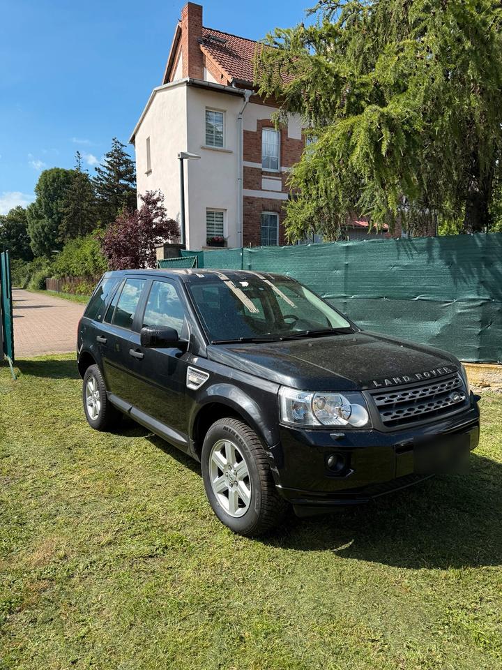 Land Rover Freelander 2012 — interior