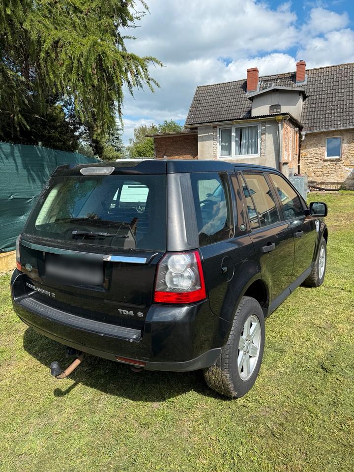 Land Rover Freelander 2012 — engine