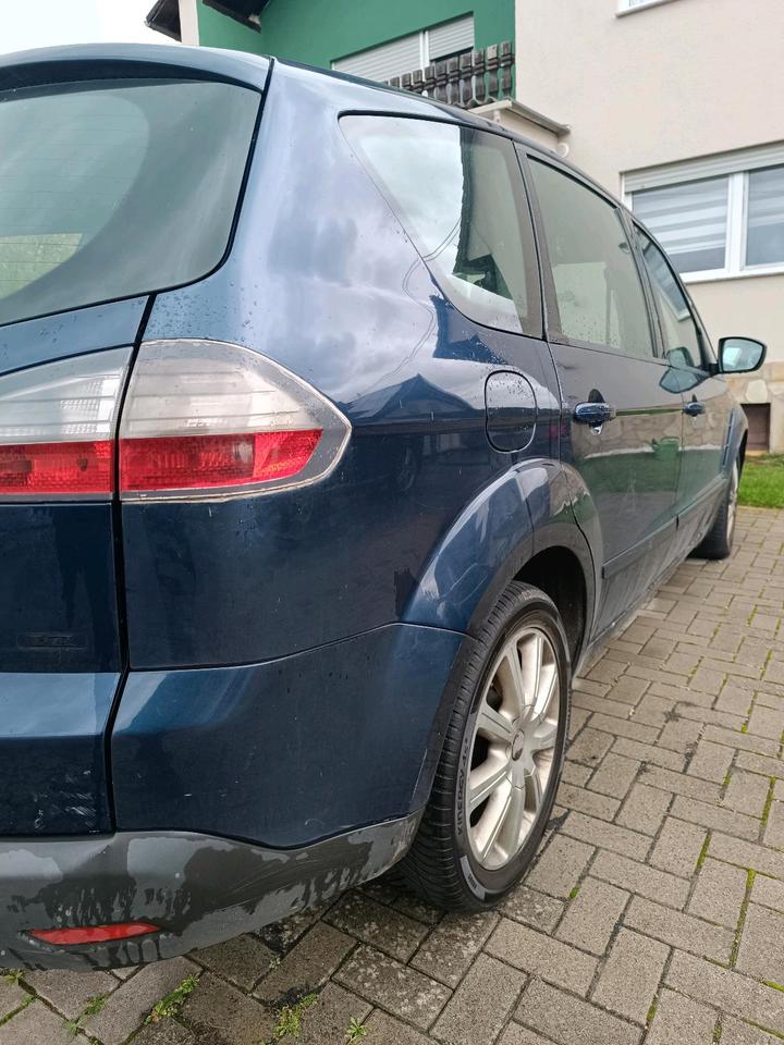 Ford S-Max 2006 — вигляд ззаду