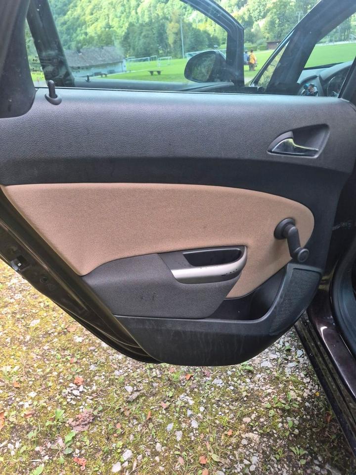 Opel Astra 2015 — photo 10