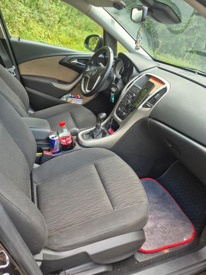 Opel Astra 2015 — engine