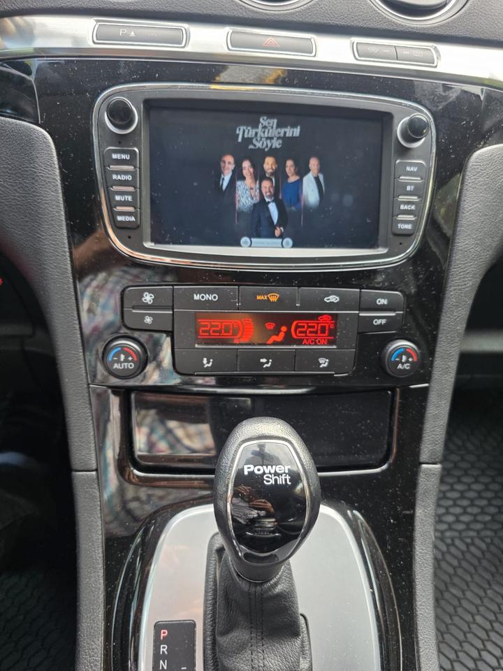 Ford S-Max 2012 — photo 12
