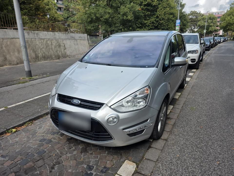 Ford S-Max 2012 — interior