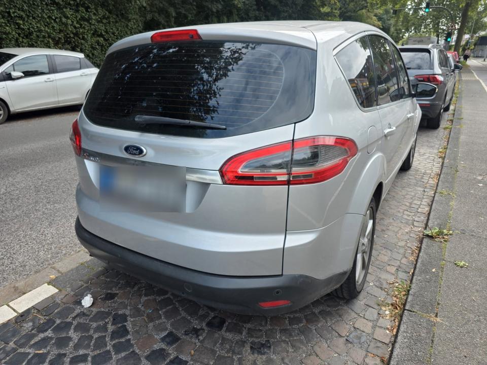 Ford S-Max 2012 — photo 8