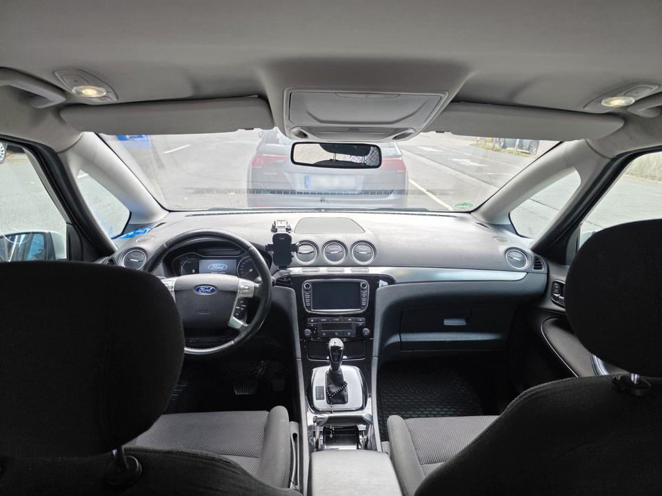 Ford S-Max 2012 — photo 9