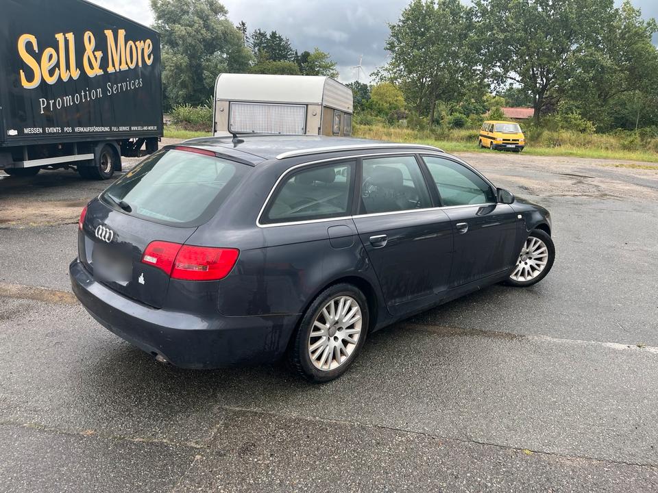 Audi A6 2005 — салон