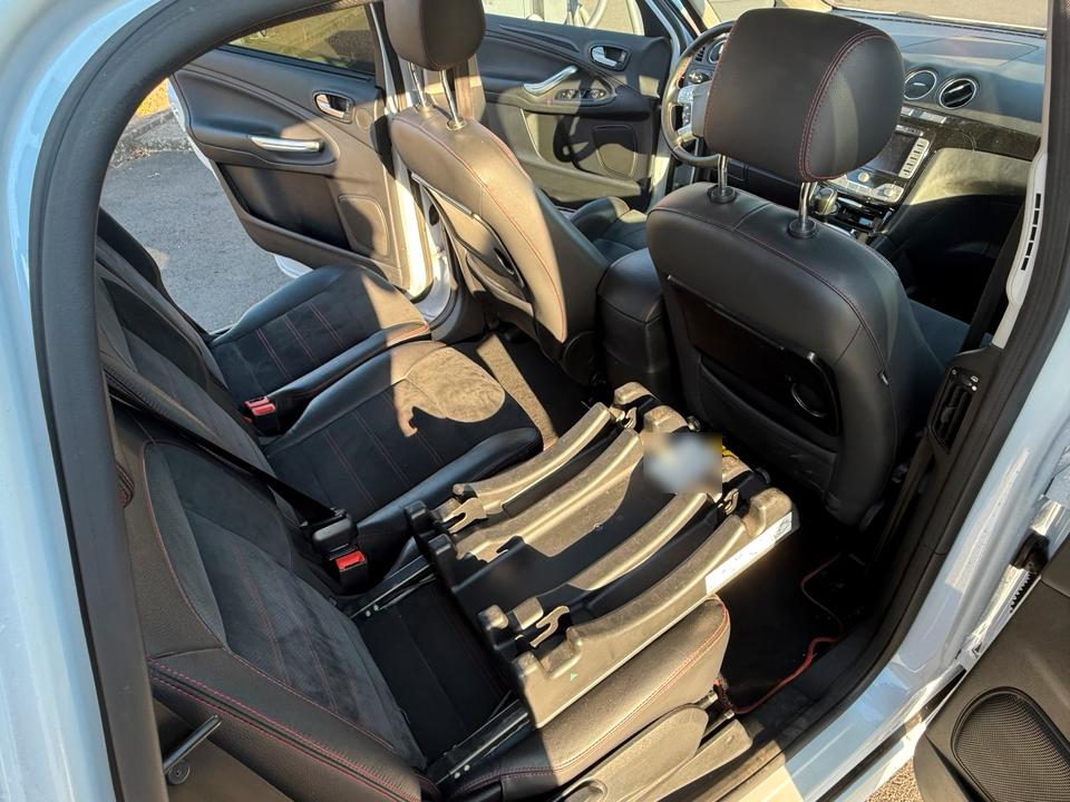Ford S-Max 2010 — photo 9