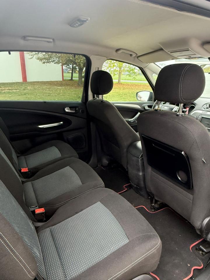 Ford S-Max 2014 — photo 11