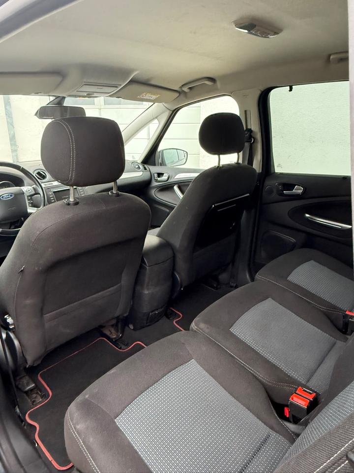 Ford S-Max 2014 — photo 14