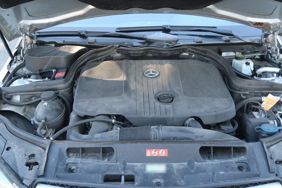 Mercedes Benz C 220 2010 — photo 16