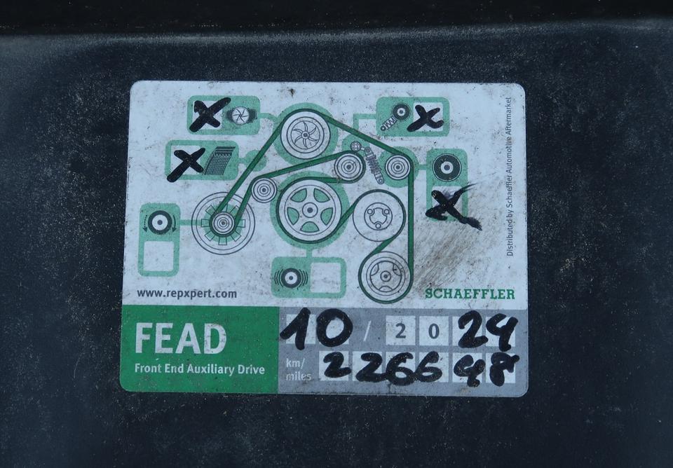 Mercedes Benz C 220 2010 — photo 17