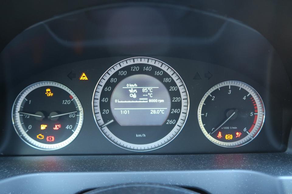 Mercedes Benz C 220 2010 — photo 18