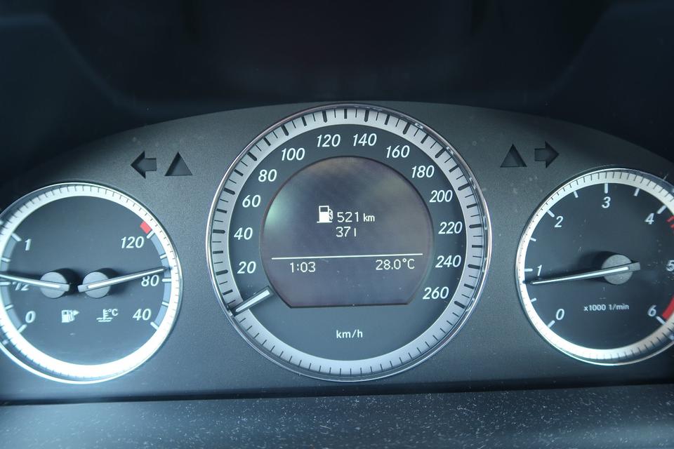 Mercedes Benz C 220 2010 — photo 19