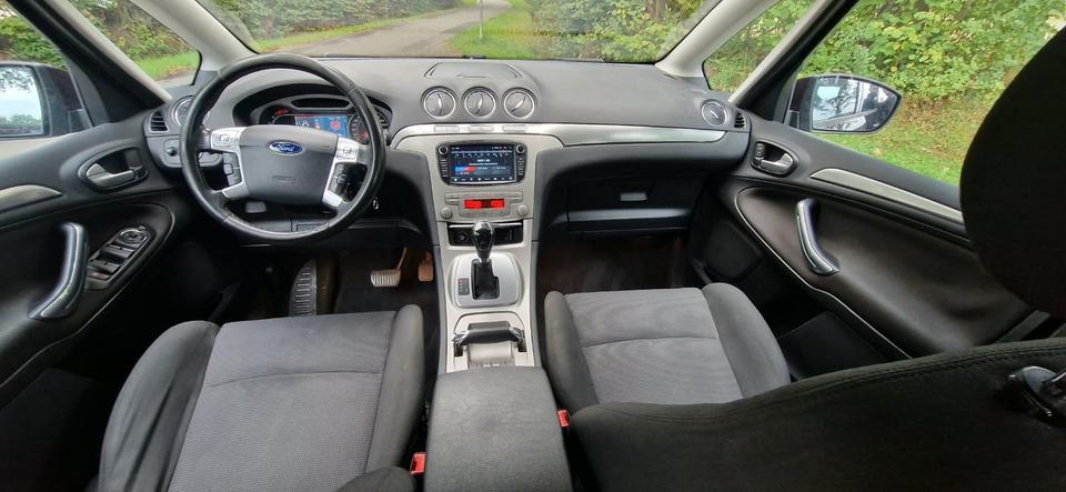 Ford S-Max 2010 — photo 10