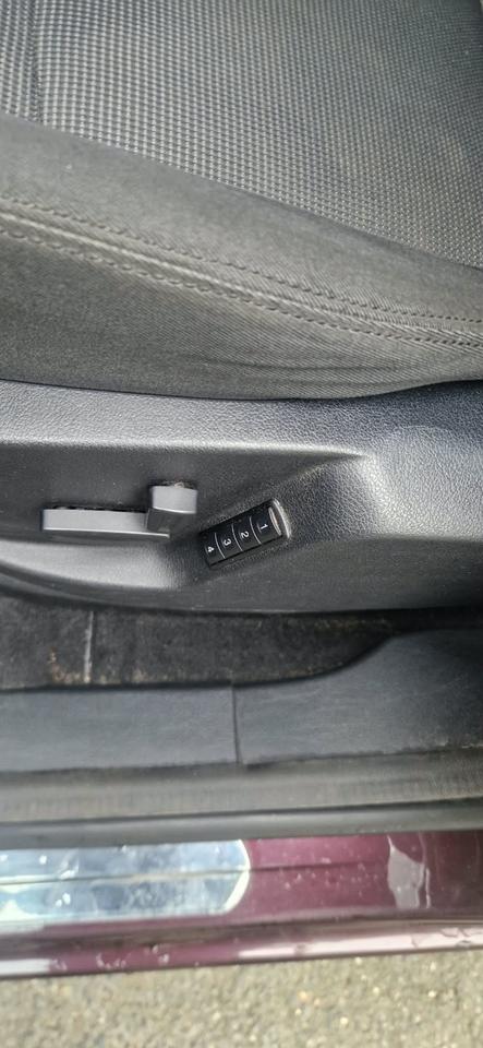 Ford S-Max 2010 — photo 15