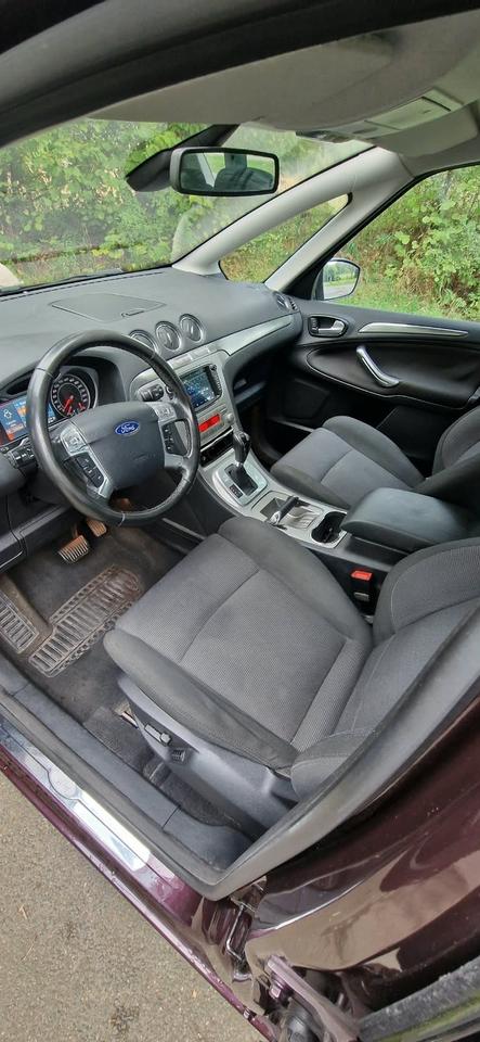 Ford S-Max 2010 — photo 8