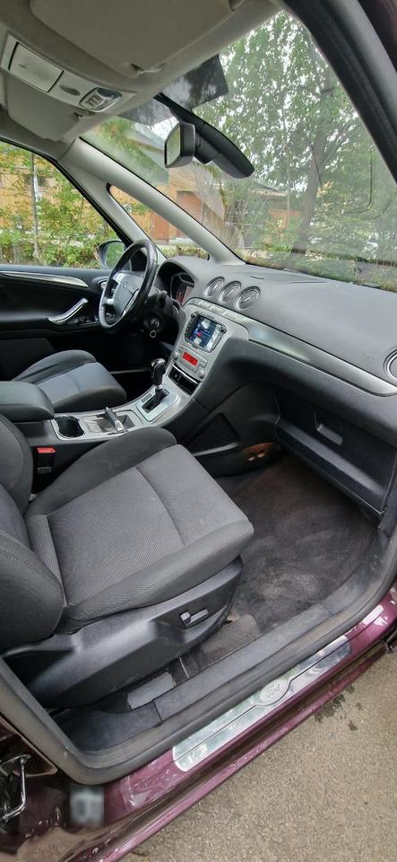Ford S-Max 2010 — photo 9