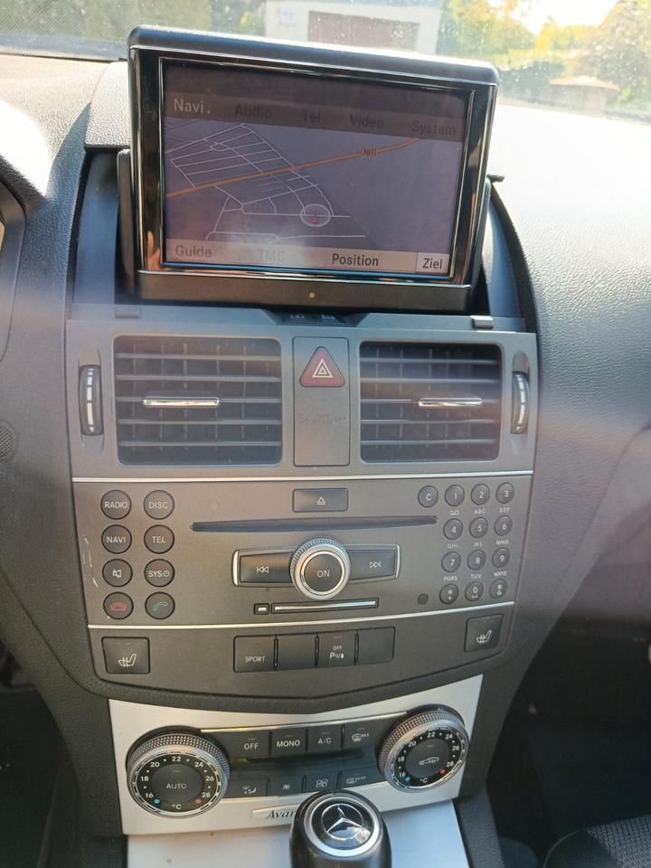 Mercedes Benz C 250 2011 — photo 16