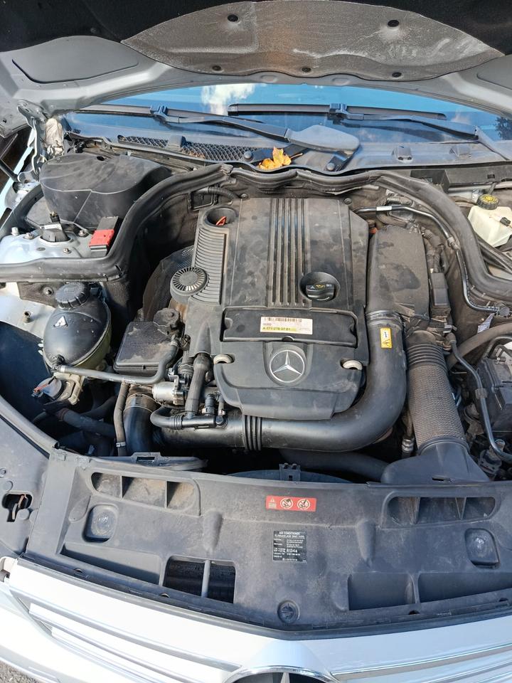 Mercedes Benz C 250 2011 — photo 17
