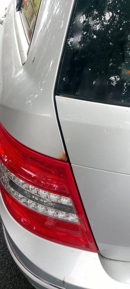 Mercedes Benz C 250 2011 — interior