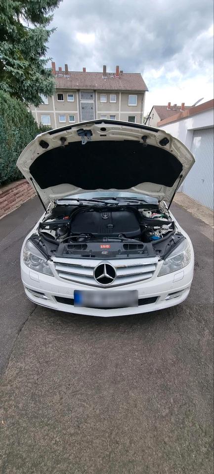 Mercedes Benz C 220 2010 — rear view