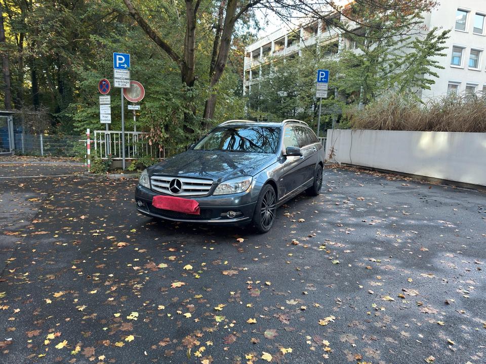 Mercedes Benz C 250 2010 — вигляд ззаду