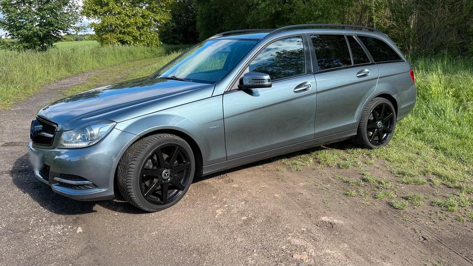 Mercedes Benz C 220 2012 — салон