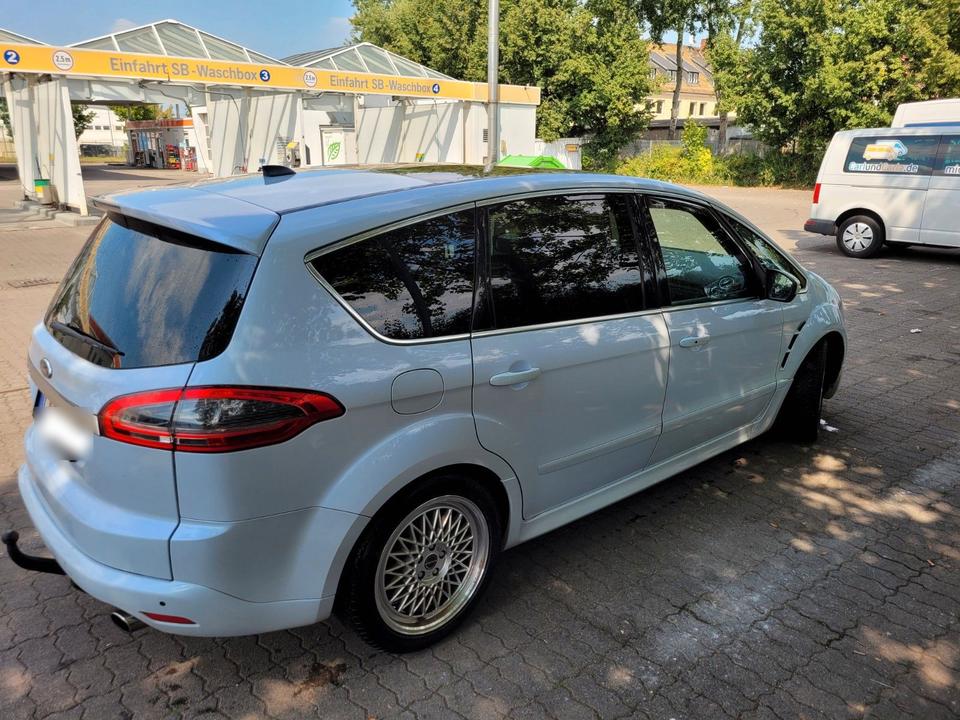 Ford S-Max 2010 — салон