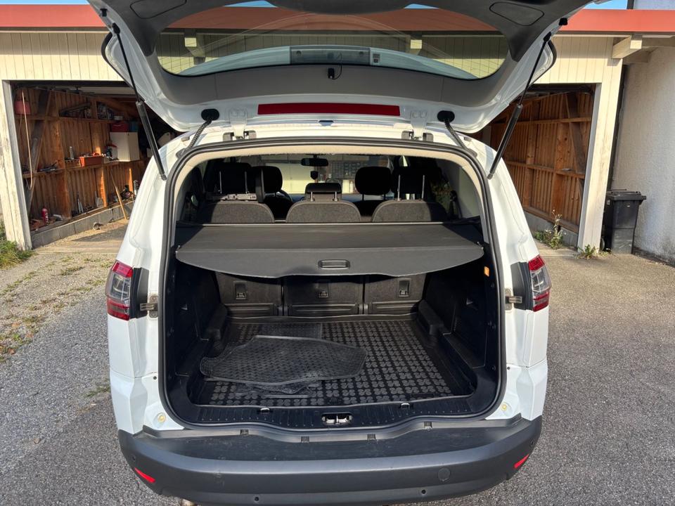Ford S-Max 2014 — photo 14