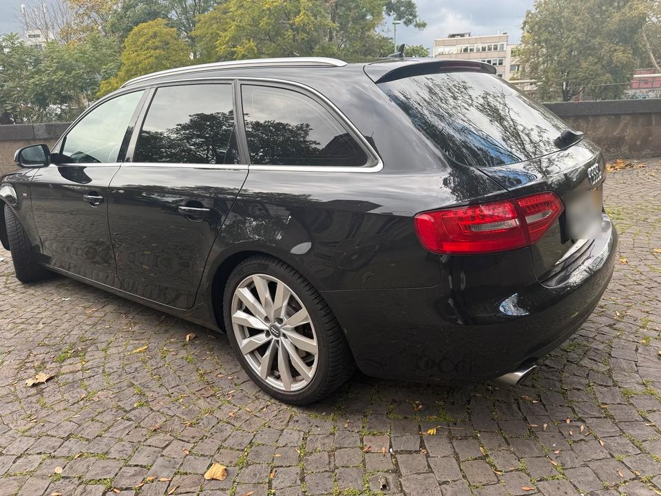 Audi A4 2014 — interior