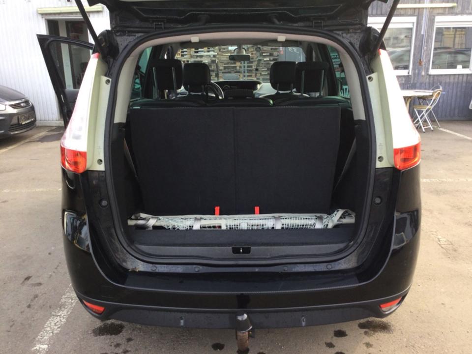Renault Scenic 2012 — photo 10