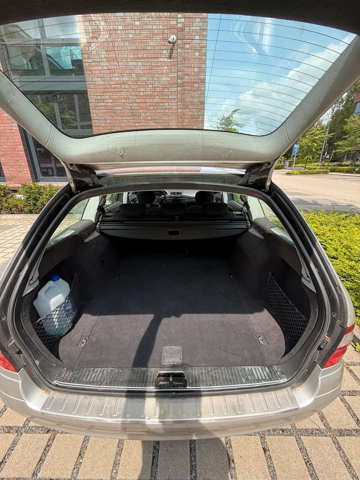 Mercedes Benz E 220 2005 — photo 14