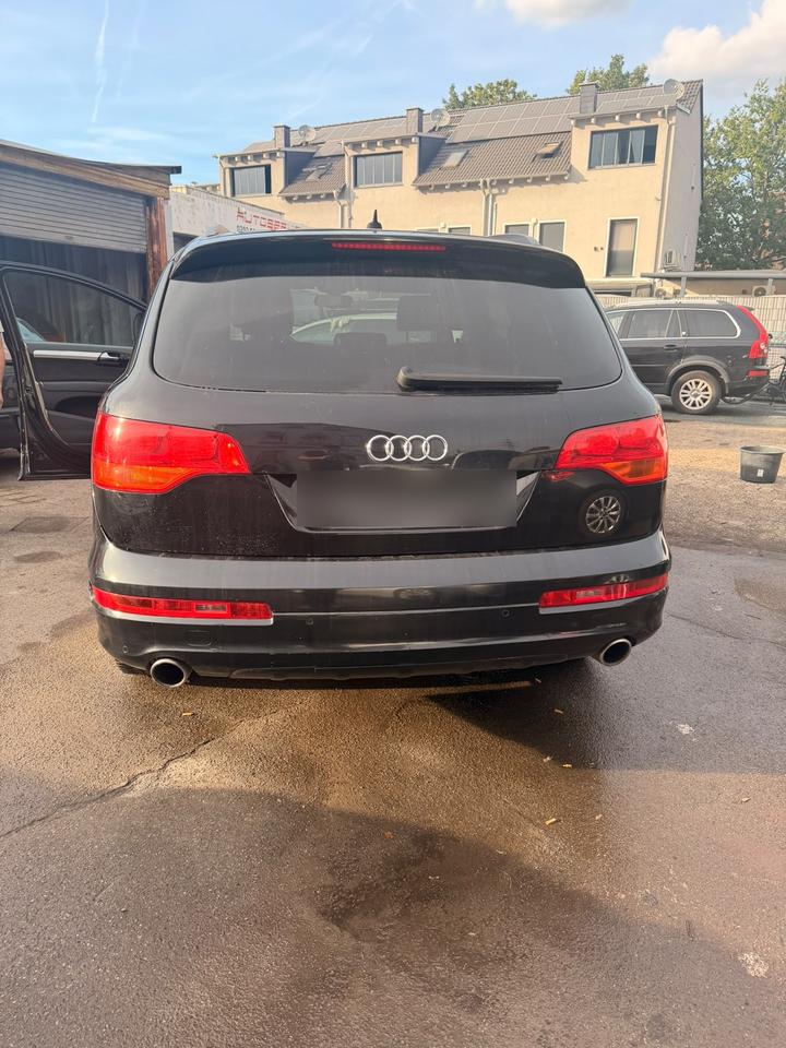 Audi Q7 2008 — photo 11