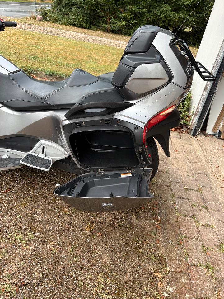 Weitere Motorräder Can-Am Spyder RT-S 2013 — interior
