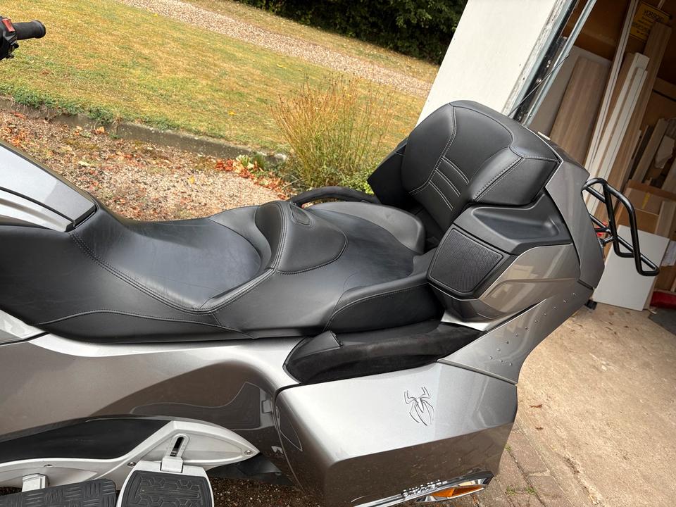 Weitere Motorräder Can-Am Spyder RT-S 2013 — photo 5