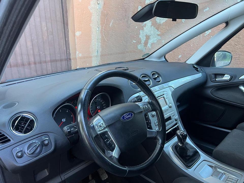 Ford S-Max 2010 — engine