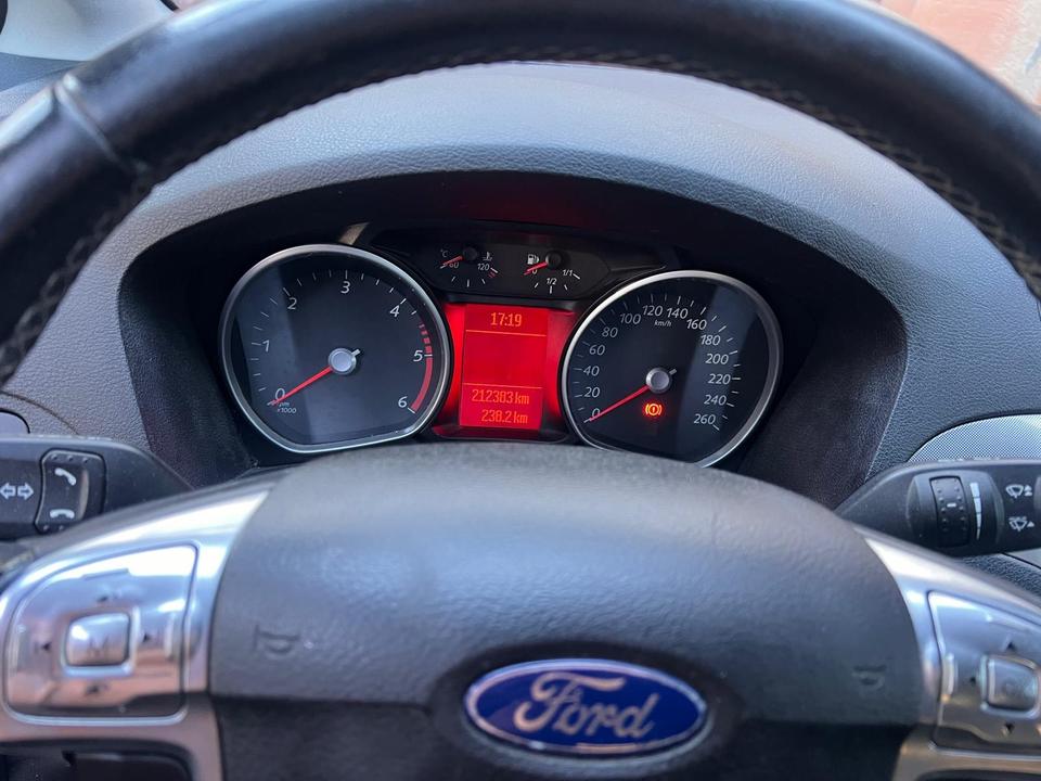 Ford S-Max 2010 — photo 5