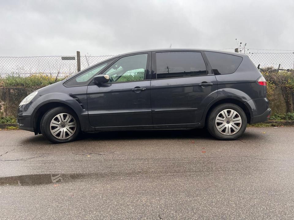 Ford S-Max 2010 — photo 6