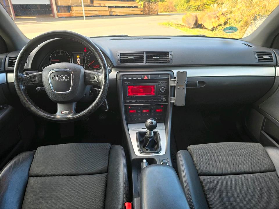 Audi A4 2008 — engine