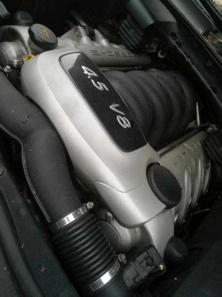 Porsche Cayenne 2006 — двигун