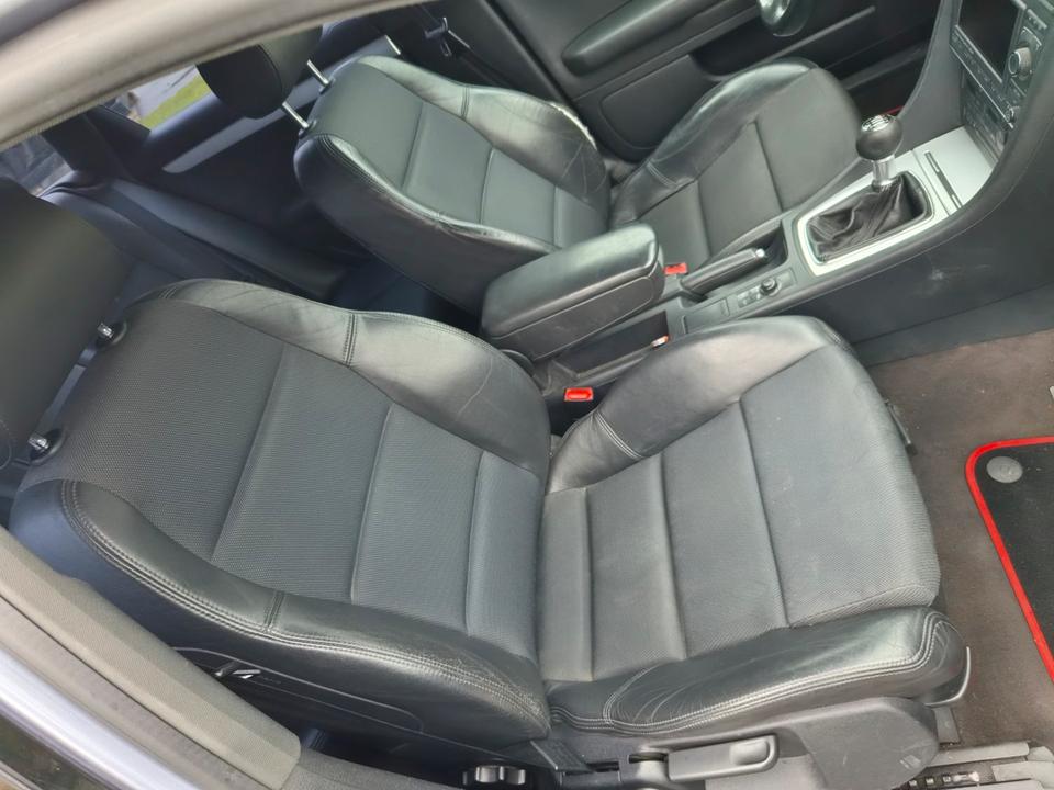Audi A4 2004 — photo 13