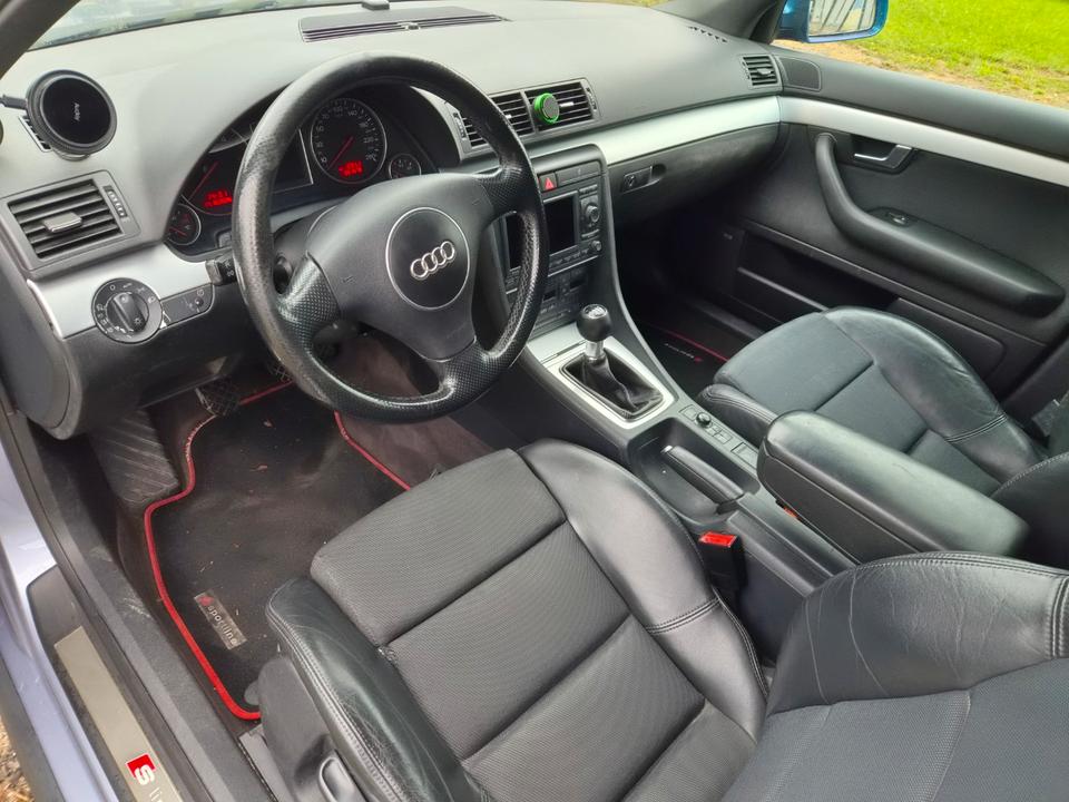 Audi A4 2004 — photo 16