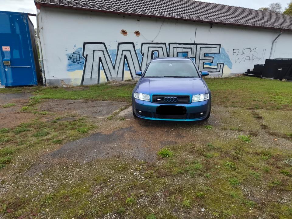 Audi A4 2004 — rear view